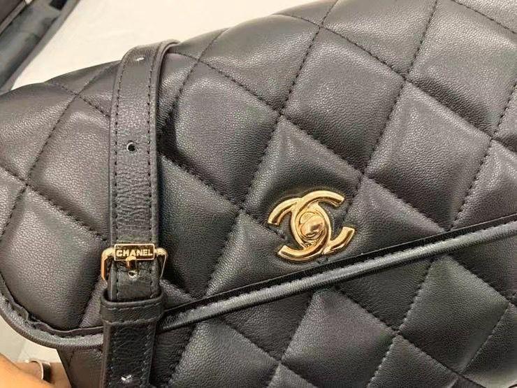 CHANEL ミニ メッセンジャー ショルダーバッグ グレインド カーフスキン ブラック AS2465 B05440 94305